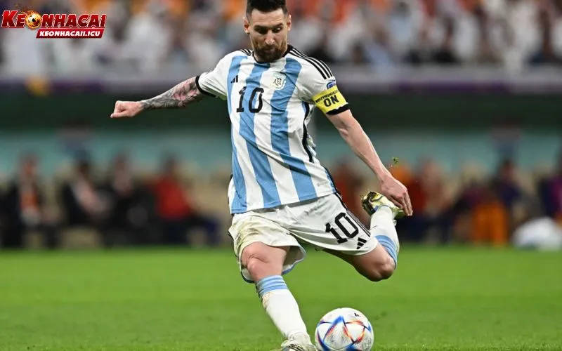 Top 10 Cầu Thủ Xuất Sắc Nhất Mọi Thời Đại Bạn Nên Biết 4 Cầu thủ Lionel Messi